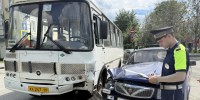 В Первоуральске «Волга» врезалась в пассажирский автобус: пострадали 5 человек - КП Екатеринбург
