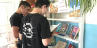Книжная выставка, обзор "Дорогами крымских партизан" - Судакская ЦБС