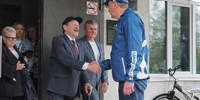 Владислав Шапша проконтролировал ход капремонта школы - Газета Знамя труда