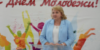 Татьяна Юшковская поздравила молодежь района с предстоящим праздником - Октябрьский район