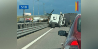 Под Воронежем МАЗ врезался в отбойник и развалился на части - РИА Воронеж