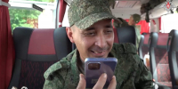 Видео: российские военнослужащие, возвращенные на родину по обмену пленными, созвонились со своими родными - Spbdnevnik.ru