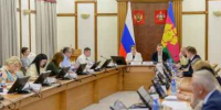 Герой России Евгений Мосейко вручил медали выпускникам Мостовского района - KrasnodarMedia