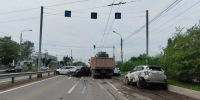 ДТП с участием 10 автомобилей произошло на красноярской улице Пограничников - Газета Красноярский рабочий