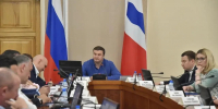 Хоценко провел заседание «Парламентского клуба» в Омске - СуперОмск