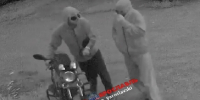 В Ярославле злодеи в масках в ночи отправились воровать мопед - Комсомольская Правда