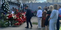 Воронежский министр здравоохранения почтил память жертв ракетной атаки на город - Комсомольская Правда