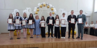 Лучшим выпускникам вручили медали - Газета В 24 часа