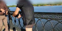 Астраханские пожарные спасли тонущего мужчину в центре города - Astrakhanpost.Ru
