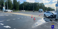 Пассажирка Lada пострадала после столкновения с Mazda на светофоре в Самаре - Волга Ньюс