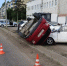 В Омске «Тойота» опрокинулась и врезалась в три стоящих авто - ИА Новый Омск