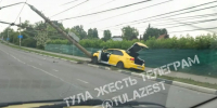 В Туле автомобиль такси протаранил столб - ТК Первый Тульский