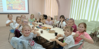Летняя смена разновозрастных отрядов в библиотеках Костромы посвящена единству народов России - Город Кострома