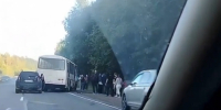 Легковой автомобиль столкнулся с автобусом в Прионежском районе - StolicaOnego.Ru