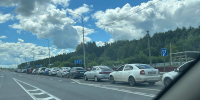 Орловцам, заглохшим в пути, предлагают вместо суши доставить 5 литров бензина - Уездный город