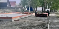 В Бодайбо благоустраивают территорию на улице Урицкого — готовность превысила 50% - ИА ИркСиб
