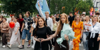 Выпускники шествие - Noyabrsk-Inform.Ru