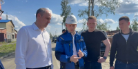 Денис Паслер проконтролировал ход восстановительных работ в Кушве, пострадавшей от серьезного урагана - GorodNS.Ru