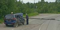 В Апатитах машина встретилась со столбом - Мурманский вестник