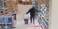 Пьяный дебошир разбил 60 бутылок алкоголя в гипермаркете Петербурга - Neva.Today