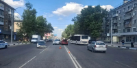 На проспекте Маркса в Новосибирске столкнулись три автомобиля: есть пострадавшие - Сиб.фм