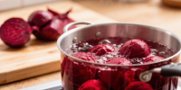 Свекла оставляет только 50% вкуса в кастрюле с водой: вот как правильно нужно ее готовить — проще и без варки - ProGorod35.Ru