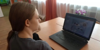 Воспитанницы назаровского детского дома создали настольную игру-викторину «Путь звезды: история Марины Ладыниной» - Газета Советское Причулымье