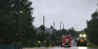 Спасатели откачивают воду из затопленных домов в свердловском городе - EaNews.Ru