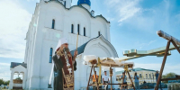 Митрополит Астраханский Никон освятил крест - Ast-News.Ru