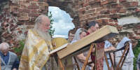 Молитва у стен разрушенного храма - Тульская епархия