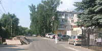Коммунальщики изуродовали и сузили улицу Вали Сафроновой и испарились - ИА Наш Брянск.ru