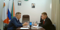Прямой эфир главы округа Вячеслава Панова прошел в новом формате — в этот раз трансляция проходила в форме активного диалога, вопросы главе задавал известный журналист Павел Оралов. - Газета Маяк