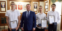 В Ставрополе поблагодарили ребят за спасение детей на Комсомольском пруду - Телеканал СвоёТВ