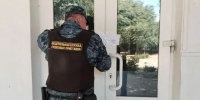 Астраханские приставы заперли сады и школы Лиманского района от греха подальше - Punkt-a.info