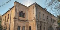 В Калуге расчистили фасады Палат Оболенского - Калужский перекрёсток