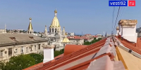 В Севастополе ремонтируют крышу дома-объекта культурного наследия></div>
	<div class= - Вести.Севастополь