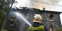 Огонь был виден на втором этаже дома | Источник: Иван Митюшёв / 29.RU - 29.Ru