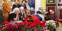 «Остаться не могу. У меня там братья». С воином Марселем Муратовым простились в поселке Буланаш - Газета Егоршинские Вести
