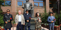 В Якутске почтили память Василия Никифорова-Кюлюмнюра в День национальной печати - Мининноваций РС(Я)