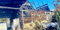 «Стоял с кастрюлей с водой и пытался тушить пламя»: огнеборцы по пути на работу спасли мужчину на пожаре - ИА Версия-Саратов