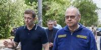 Губернатор Олег Мельниченко проконтролировал благоустройство двора на улице Онежской - SMI58.Ru