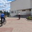 В Курской области Александр Чепик перемещается по Курчатову на велосипеде - Курская правда