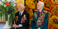 «Единая Россия» поздравила со 100-летним юбилеем ветерана труда из Луганска - Луганский Информационный Центр