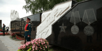 Алексей Русских принял участие в церемонии возложения цветов к мемориальному комплексу воинам-интернационалистам и участникам локальных конфликтов - Газета Вешкаймские вести