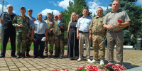 Минутой молчания и возложением алых гвоздик отметили День ветеранов боевых действий в Гулькевичах - Газета В 24 часа