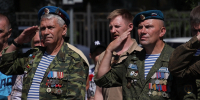 Новгородцы на митинге выразили признательность тем, кто с честью защищал интересы страны - Газета Новгород
