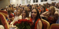 Настоятель Свято-Троицкого храма поздравил выпускников медицинского колледжа - Орловская и Ливенская епархия