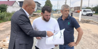 В Новой Усмани глава поселения проинспектировал ход работы по благоустройству улицы Ленина - Новая Усмань Сегодня