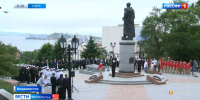 Во Владивостоке в день рождения города возложили цветы к памятнику Муравьеву-Амурскому - ГТРК Владивосток