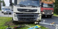 Грузовик свалил дорожный знак на прохожую: она в балаковской больнице - SaratovNews.Ru